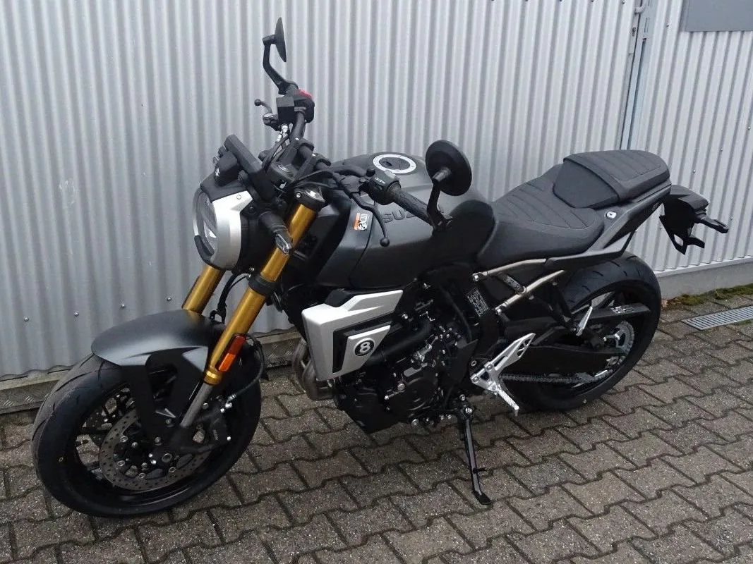 Suzuki GSX-8T