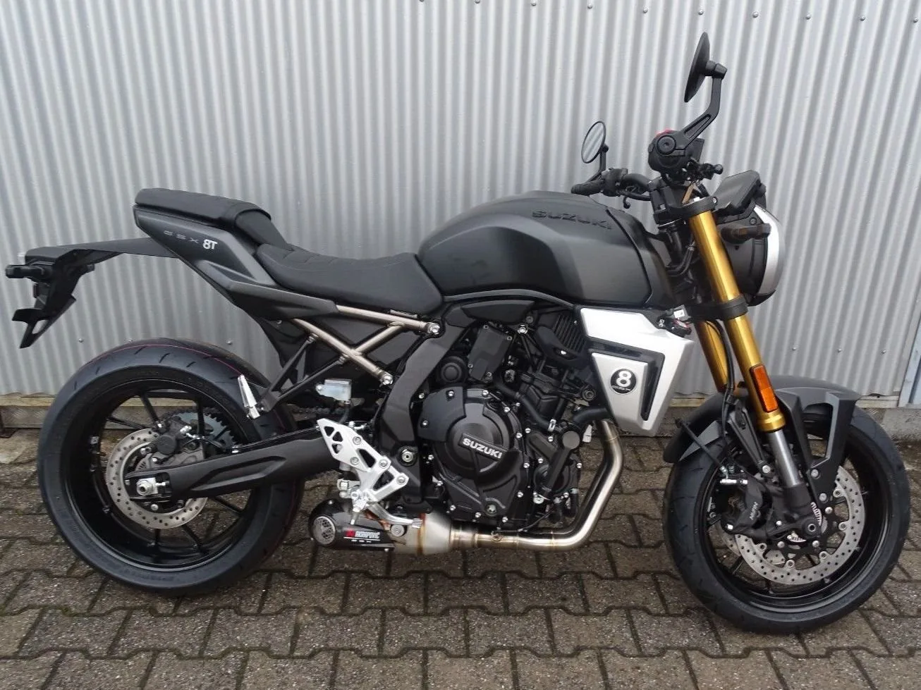 Suzuki GSX-8T