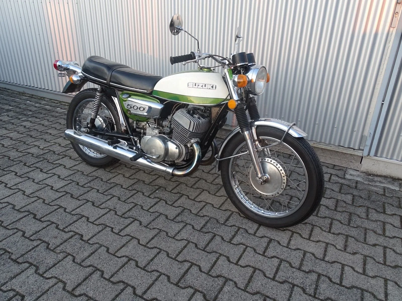 Suzuki T 500