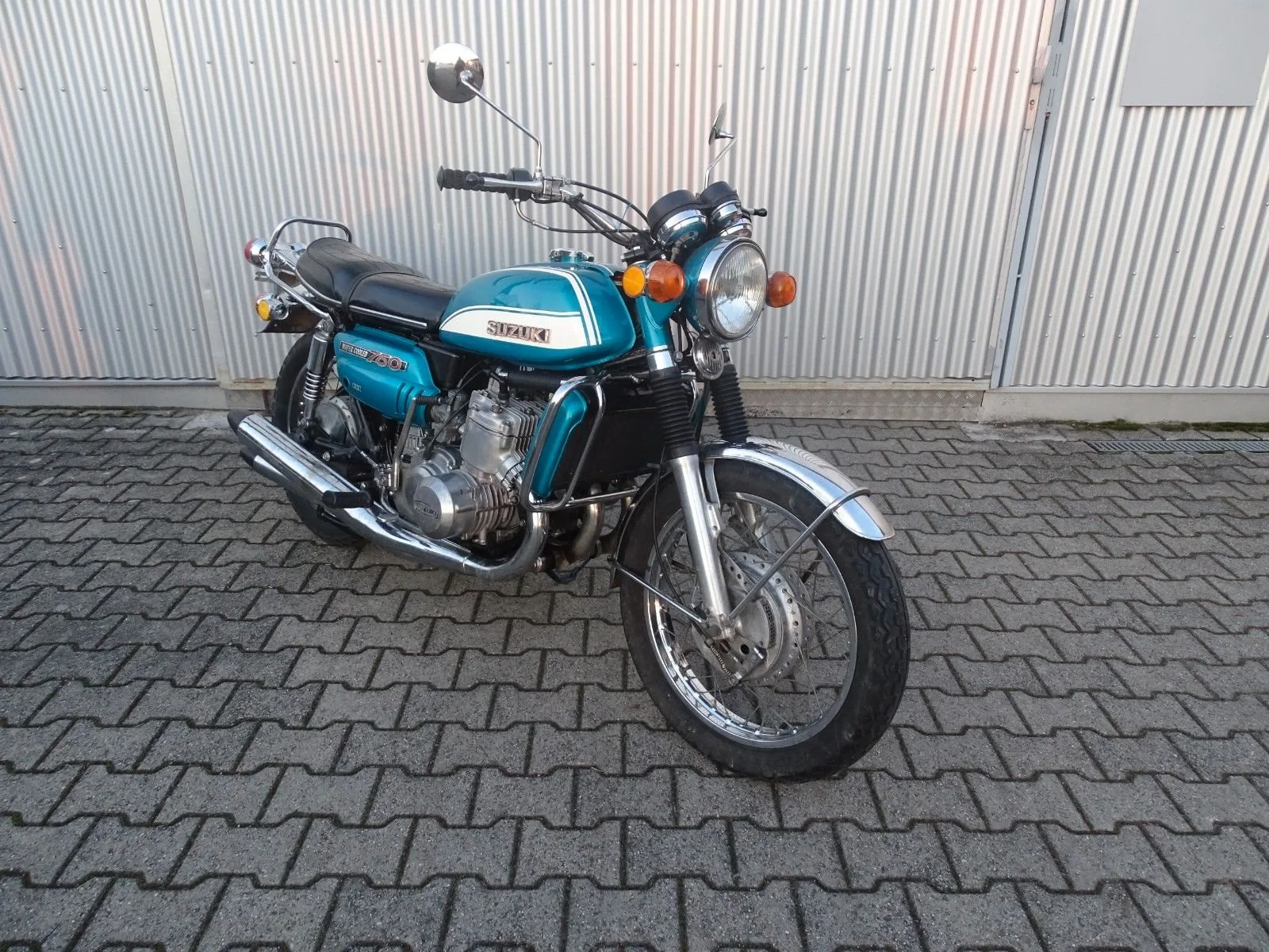 Suzuki GT 750