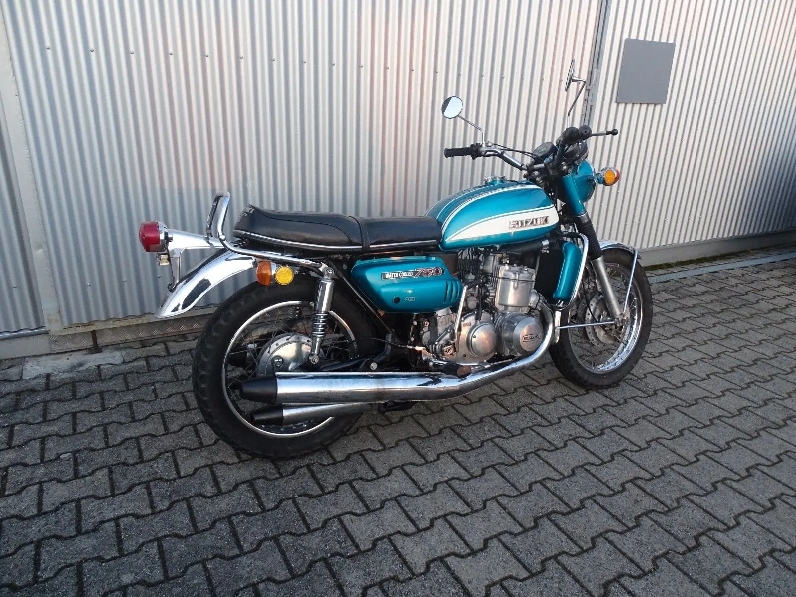 Suzuki GT 750