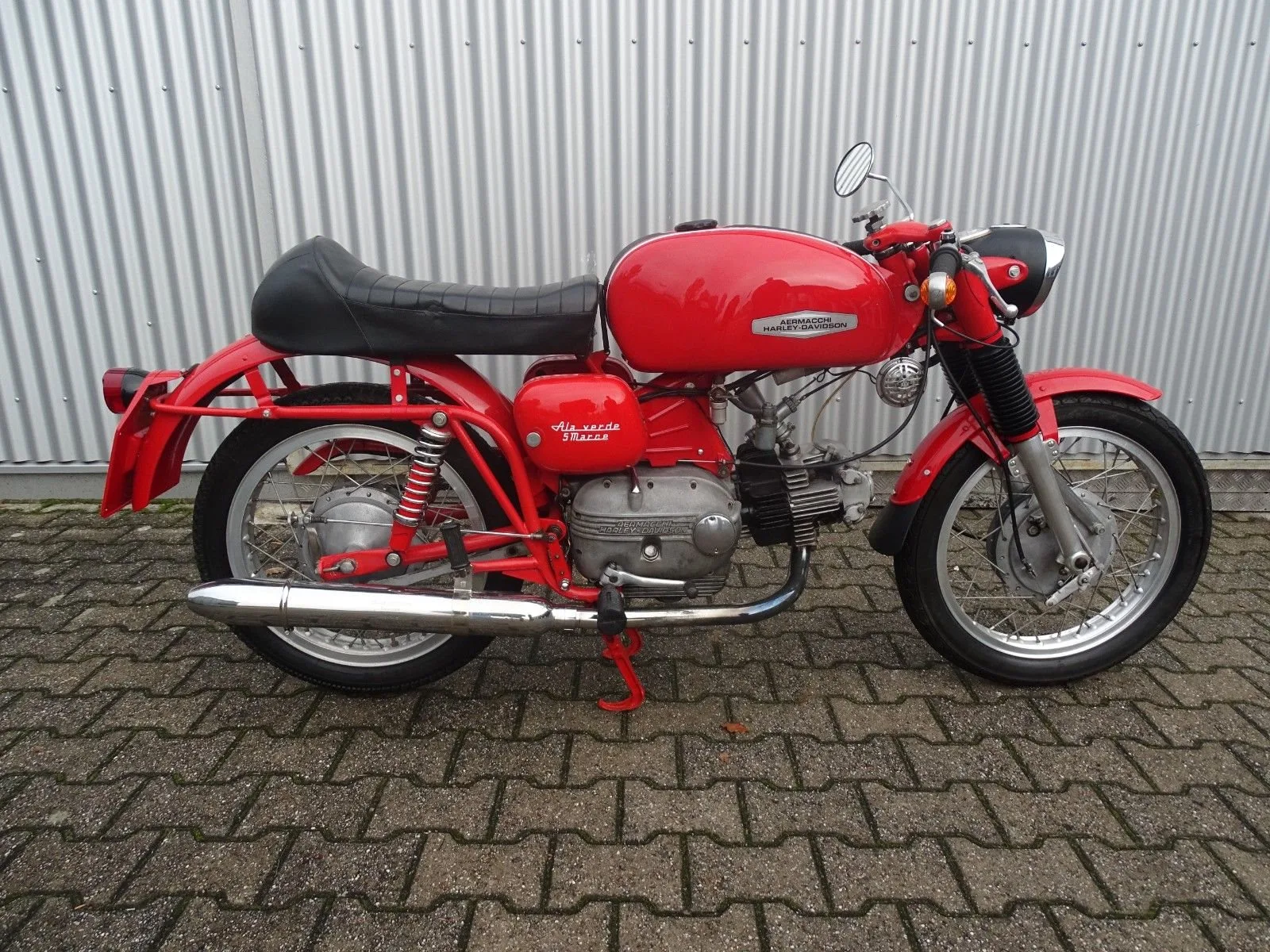 Aermacchi Ala Verde 250