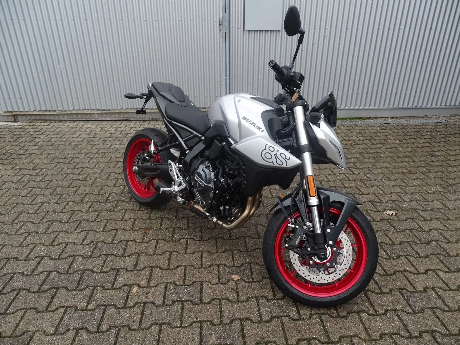 Suzuki GSX-8S