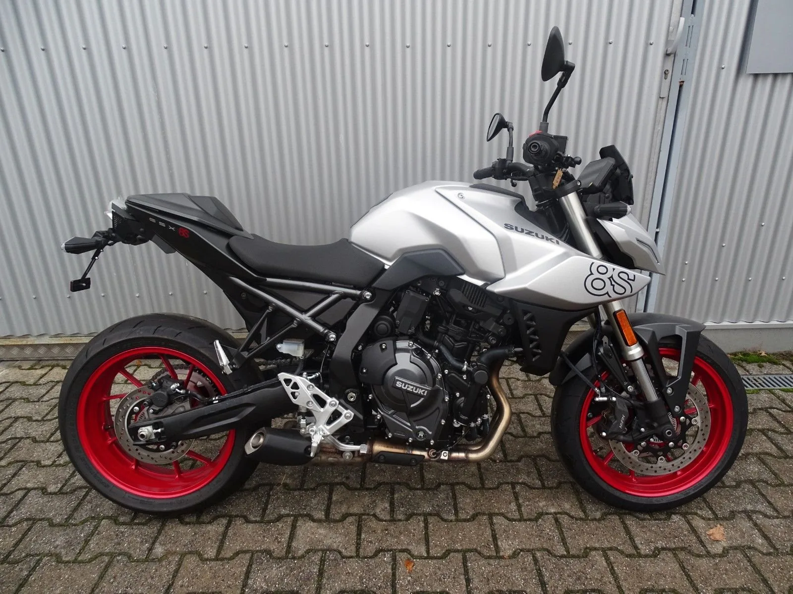 Suzuki GSX-8S
