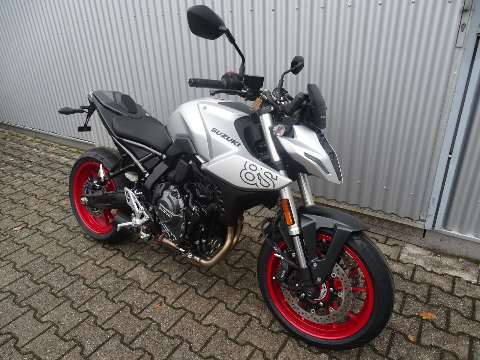 Suzuki GSX-8S