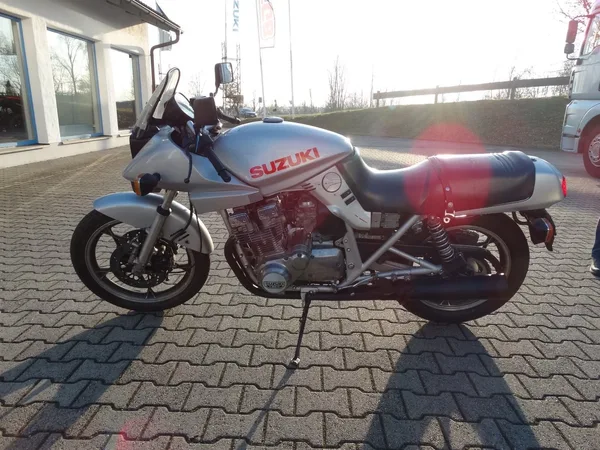 Suzuki GSX 750 S Katana