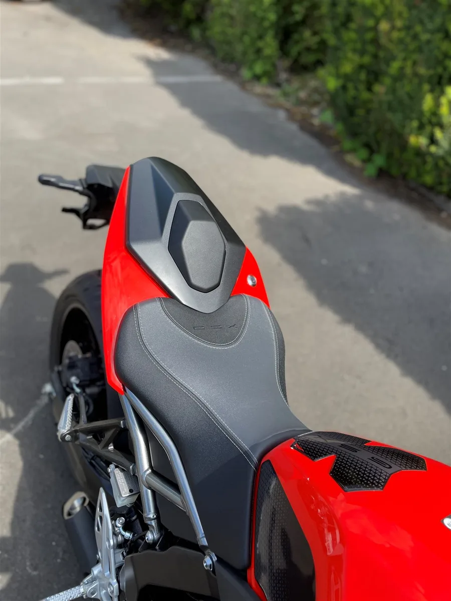 Suzuki GSX-8R Daidai-Iro Edition
