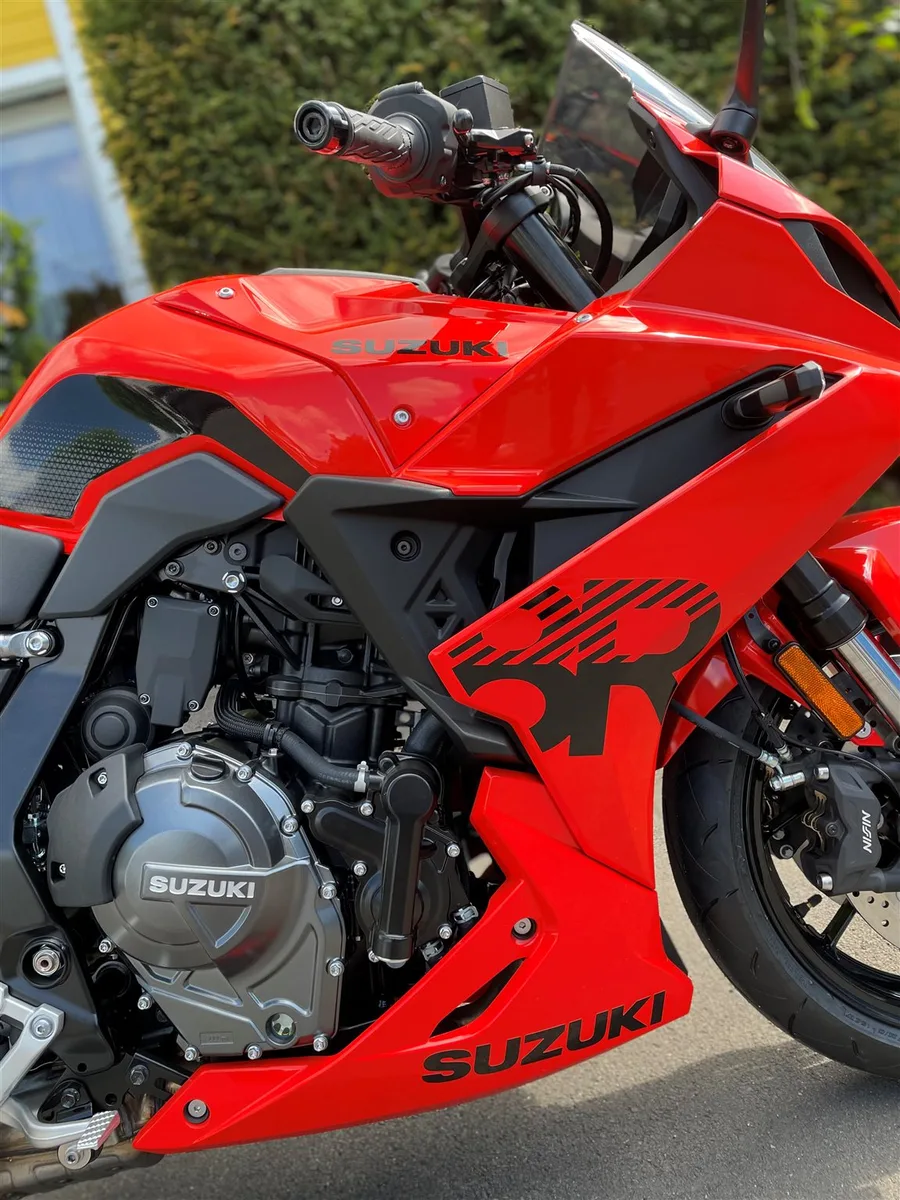 Suzuki GSX-8R Daidai-Iro Edition