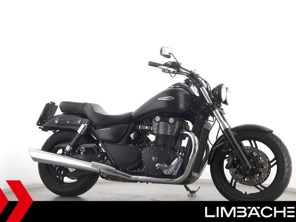 Triumph Thunderbird Storm