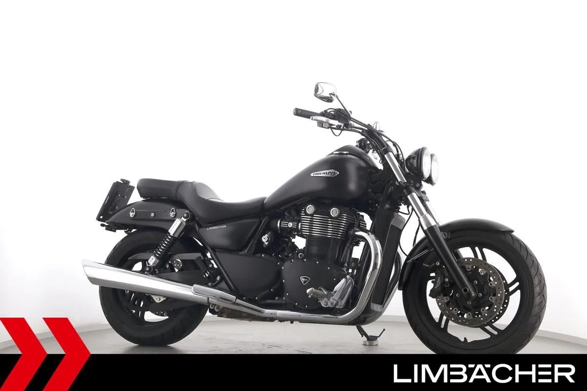 Triumph Thunderbird Storm
