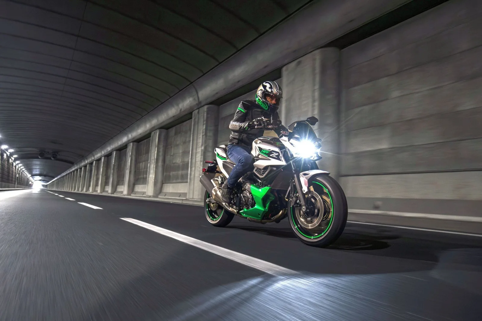 Kawasaki Z7 Hybrid Vorführmotorrad