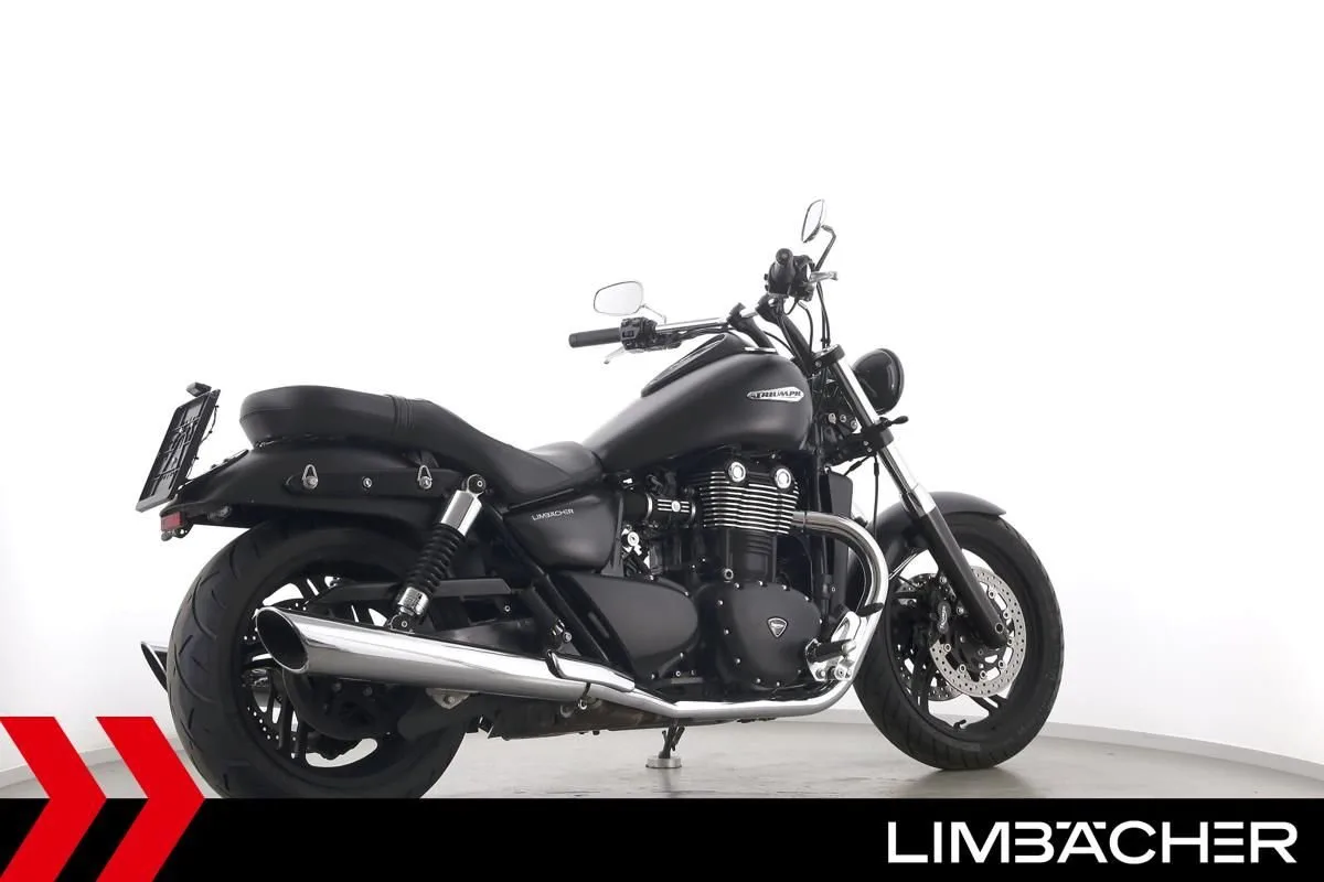 Triumph Thunderbird Storm
