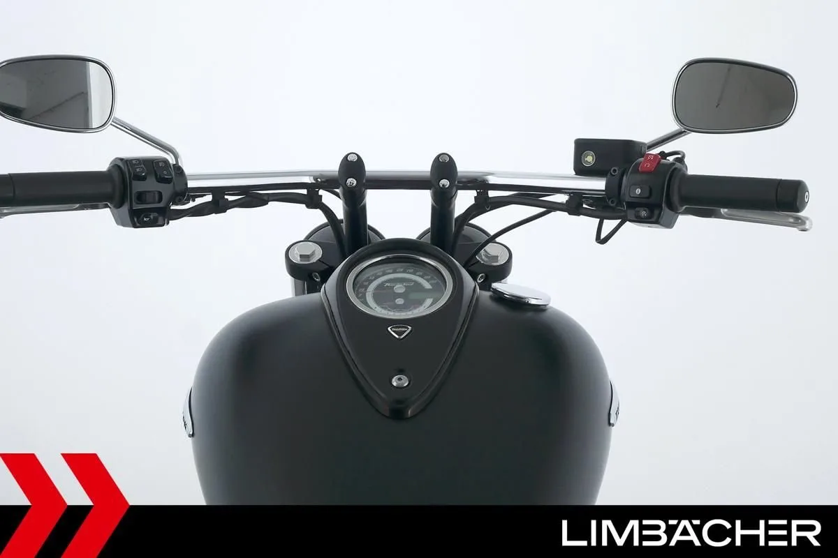 Triumph Thunderbird Storm