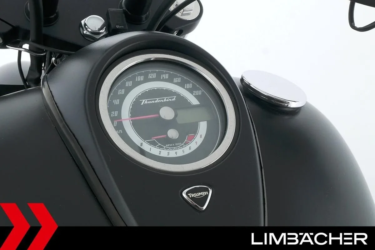 Triumph Thunderbird Storm