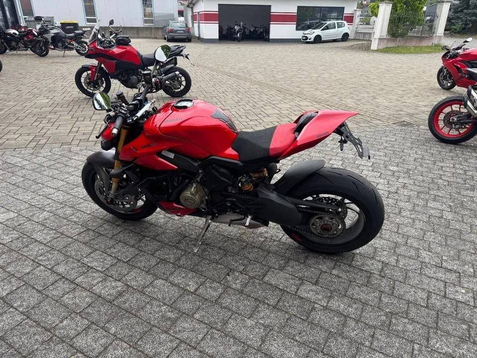 Ducati Streetfighter V4 S