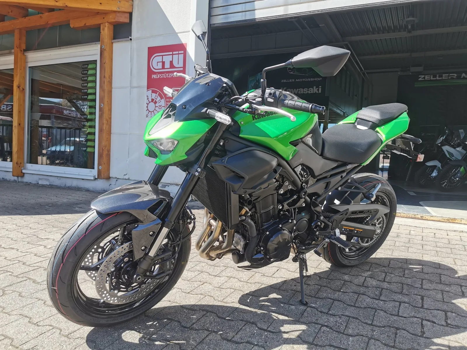 Kawasaki Z900 NEUFAHRZEUG 2026