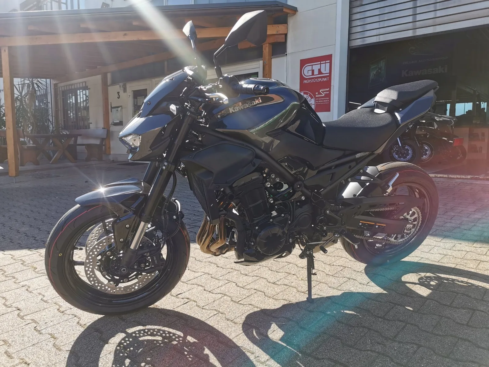 Kawasaki Z900 70kW NEUFAHRZEUG 2026