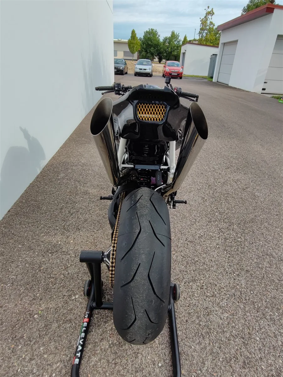 Honda CB750 Hornet WINNER BIKE - EINZELSTÜCK