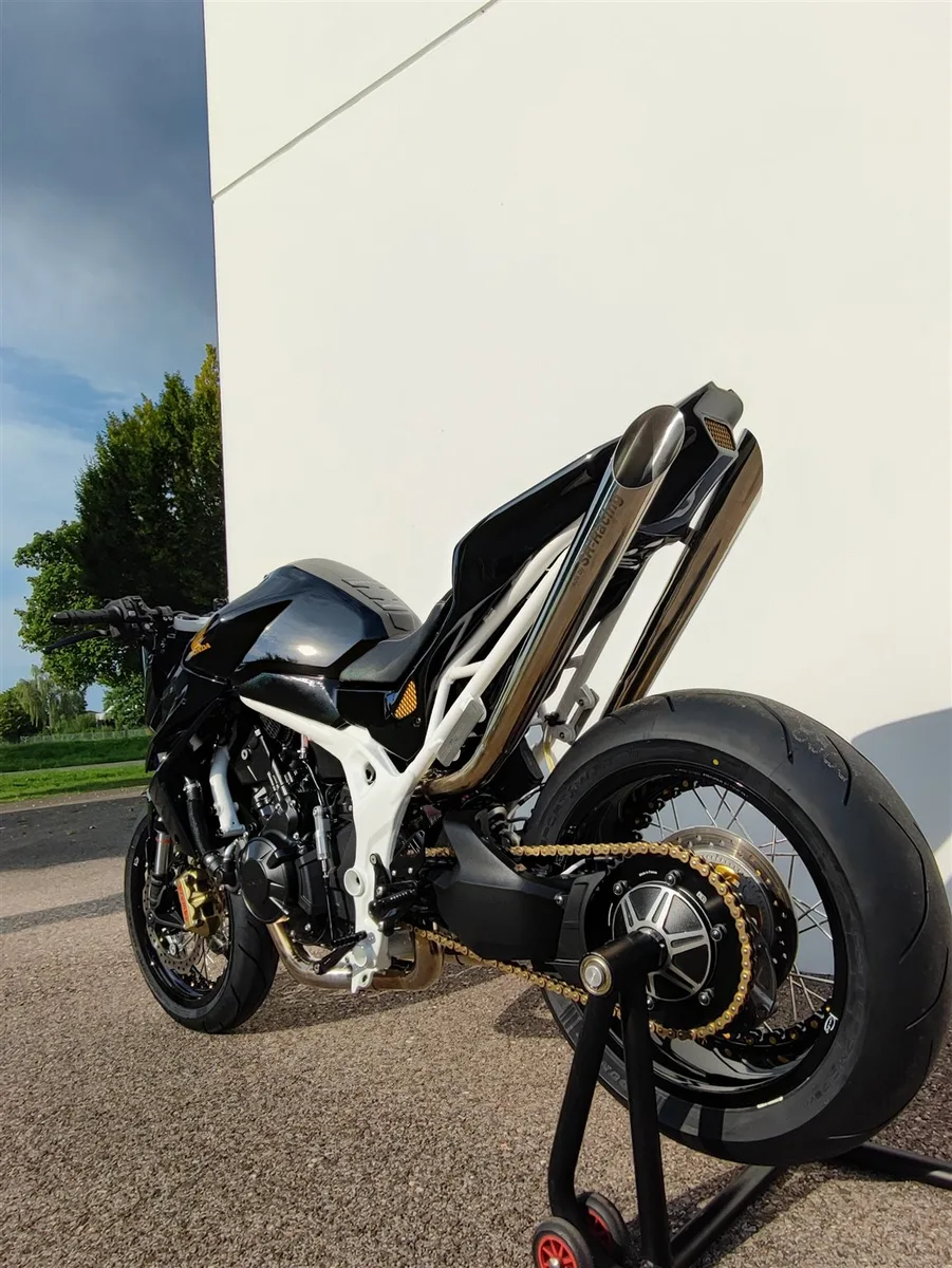 Honda CB750 Hornet WINNER BIKE - EINZELSTÜCK
