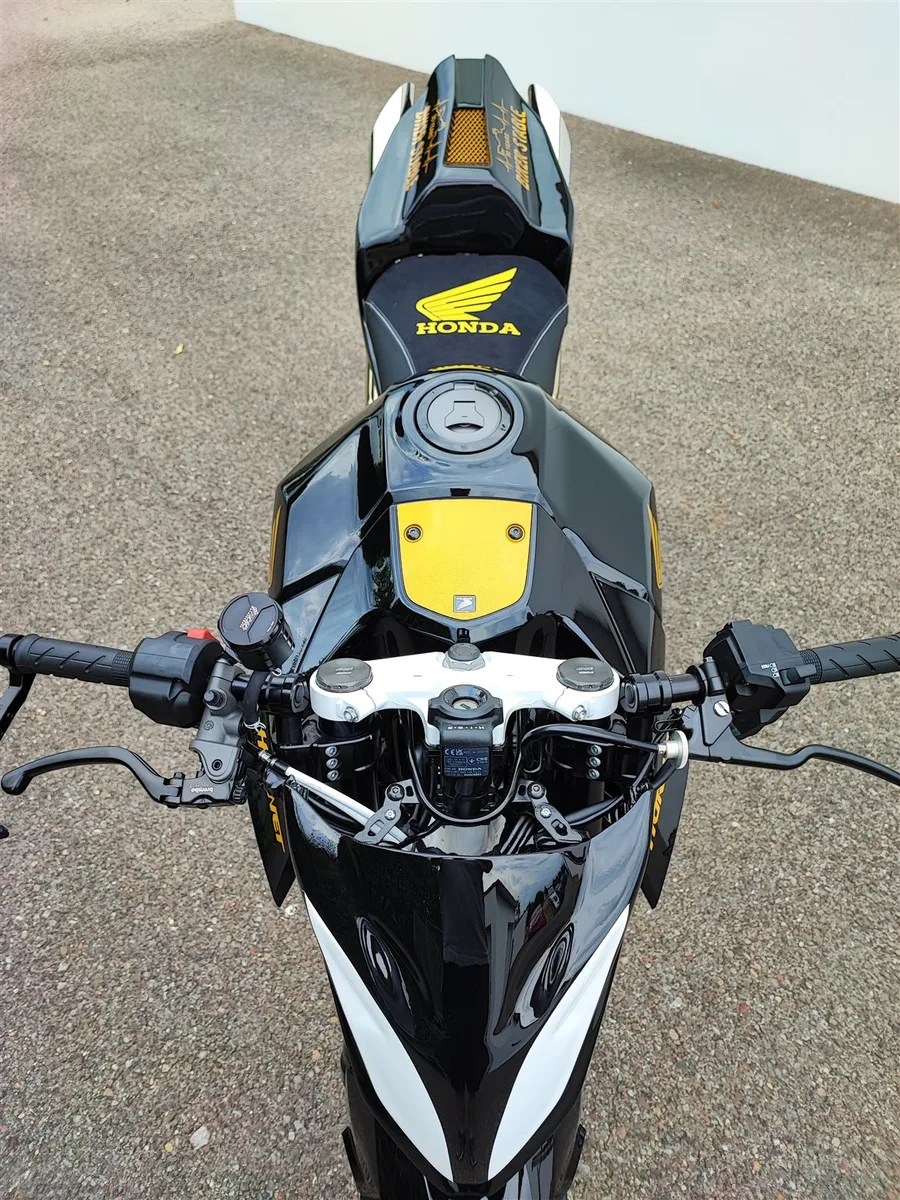 Honda CB750 Hornet WINNER BIKE - EINZELSTÜCK
