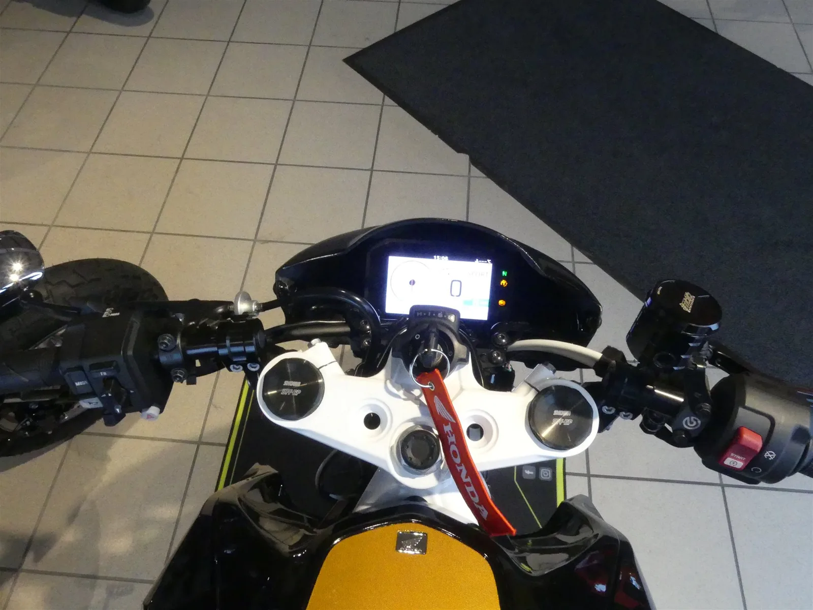 Honda CB750 Hornet WINNER BIKE - EINZELSTÜCK