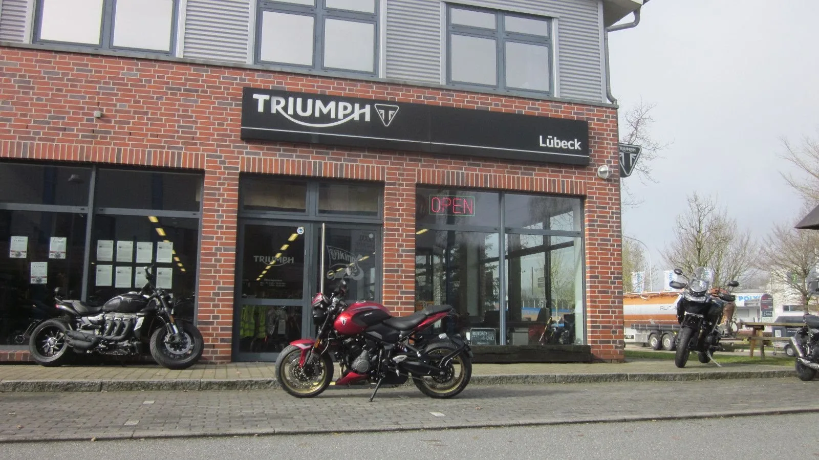 Triumph Trident 800