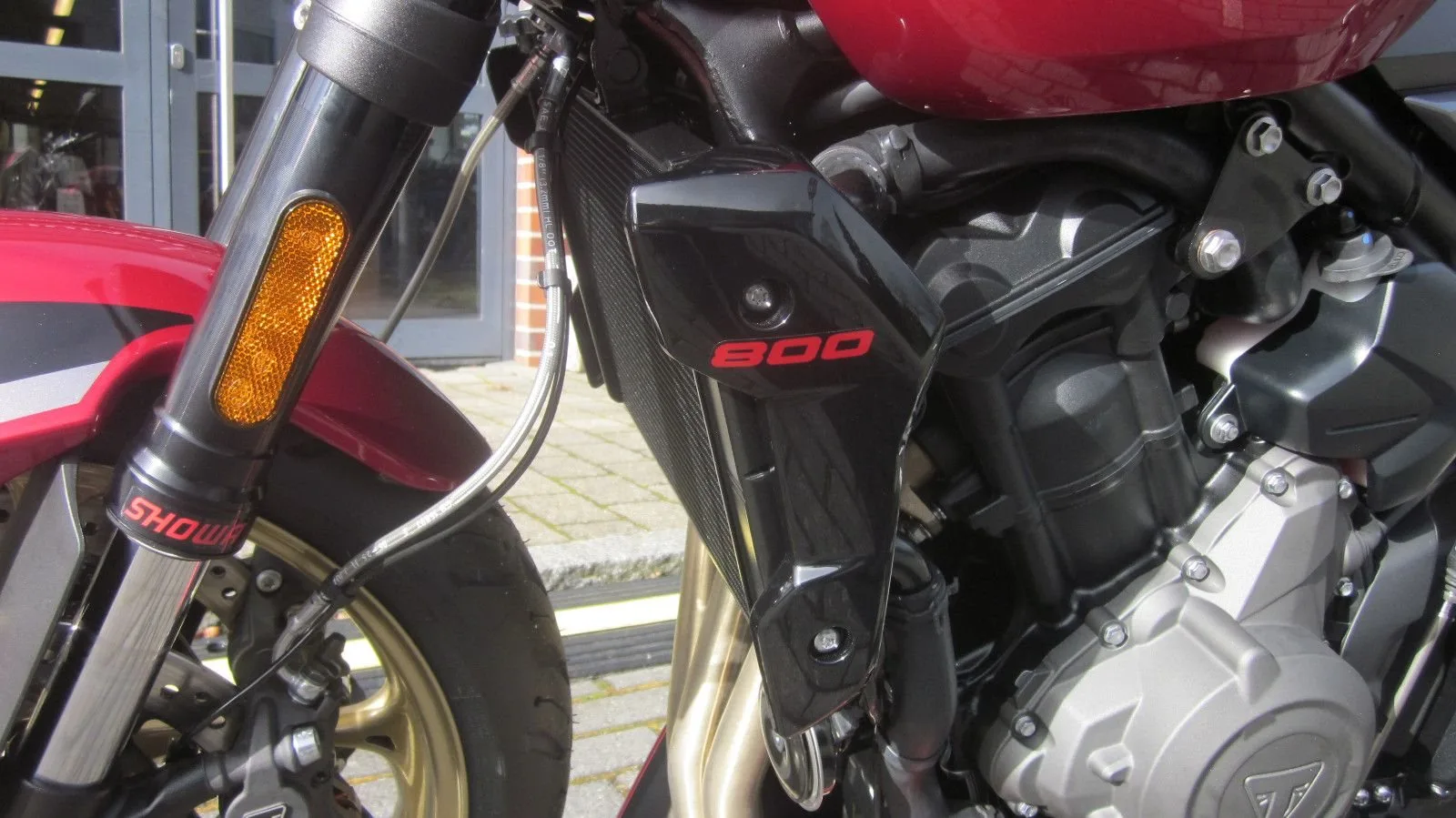 Triumph Trident 800