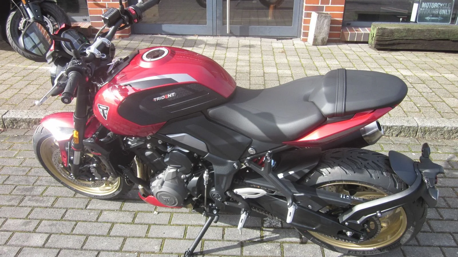 Triumph Trident 800