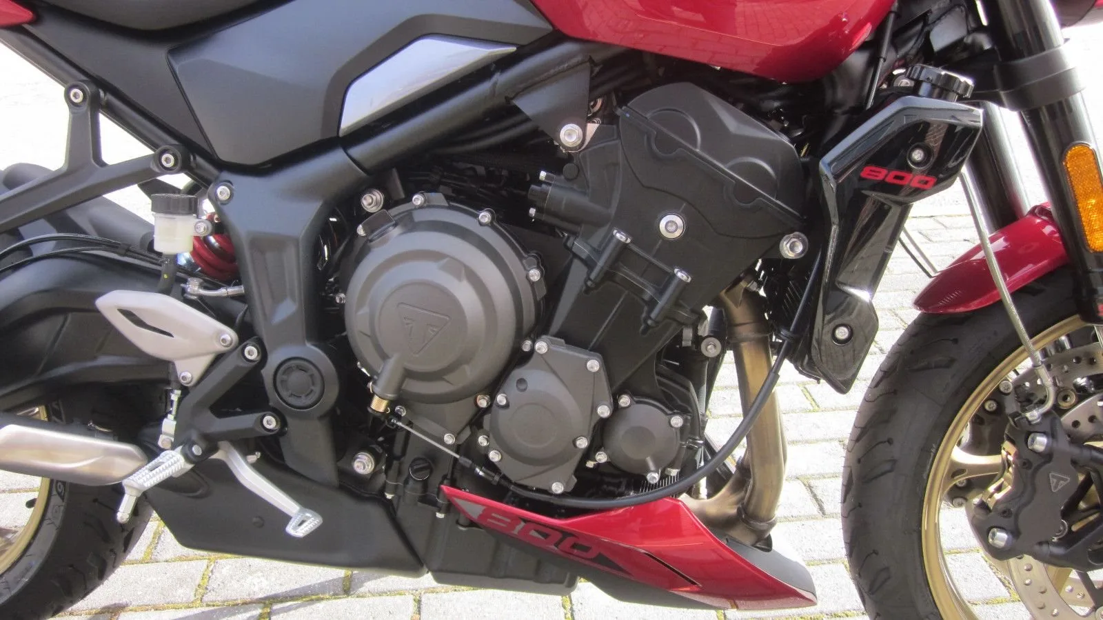 Triumph Trident 800