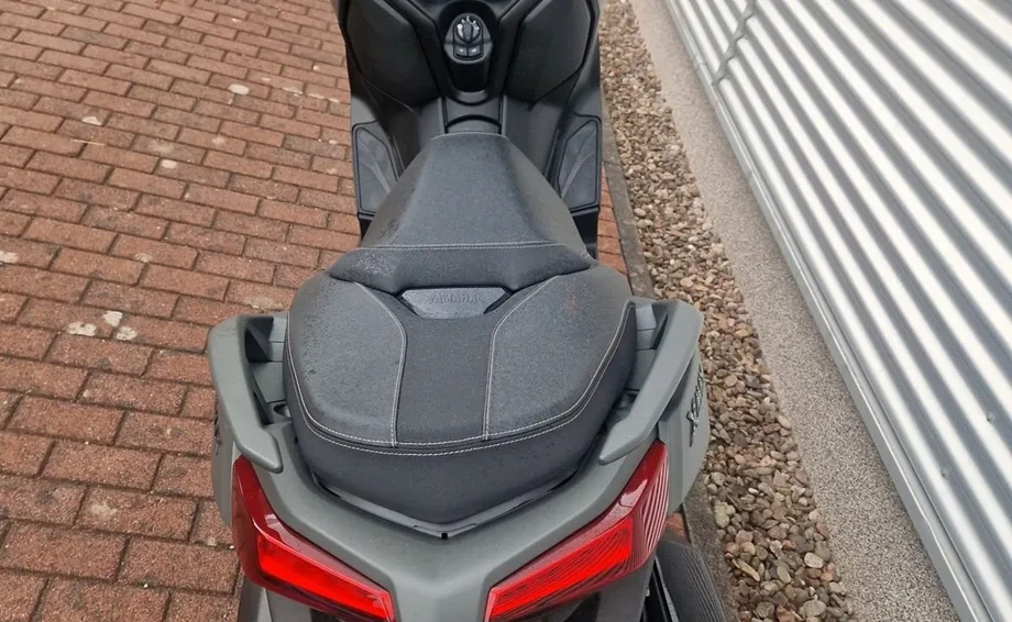 Yamaha XMAX 300