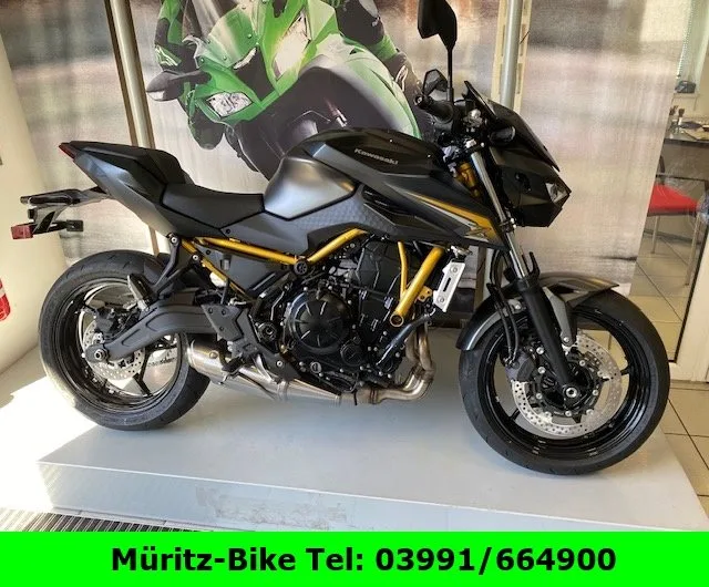 Kawasaki Z650 S in allen Farben vor Ort