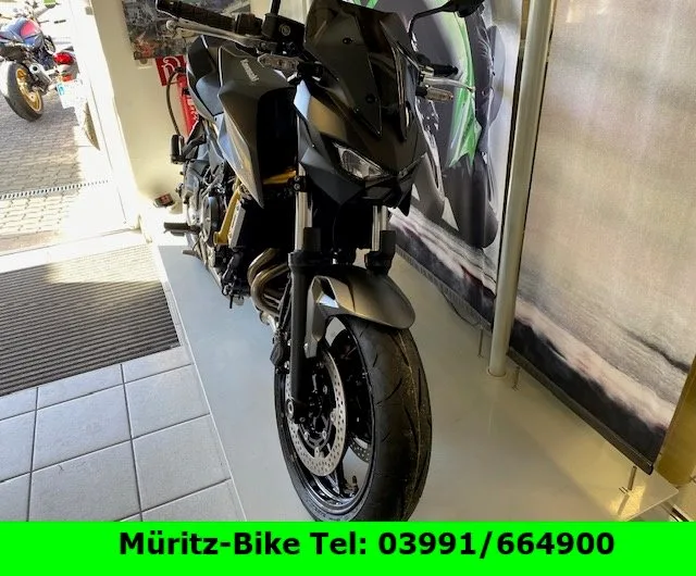 Kawasaki Z650 S in allen Farben vor Ort