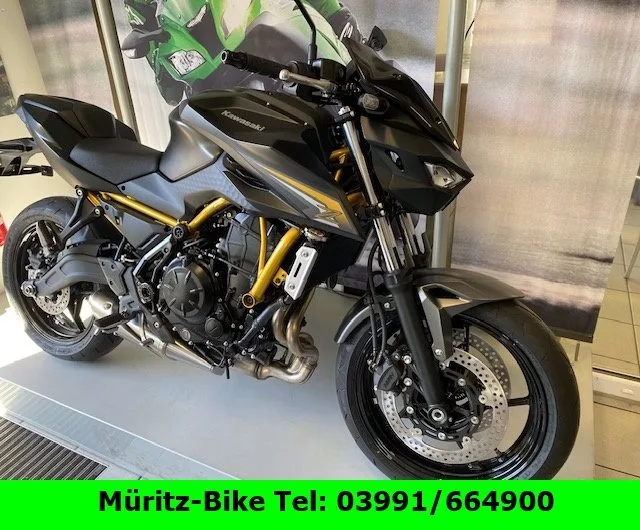 Kawasaki Z650 S in allen Farben vor Ort