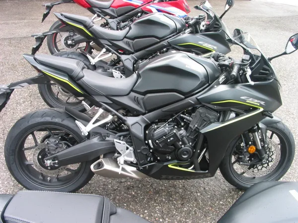 Honda CBR650R E-Clutch Sofort verfügbar