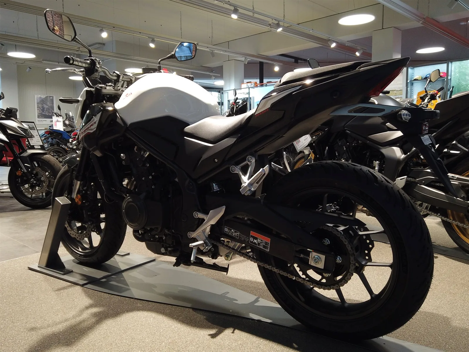 Honda CB500 Hornet 2025