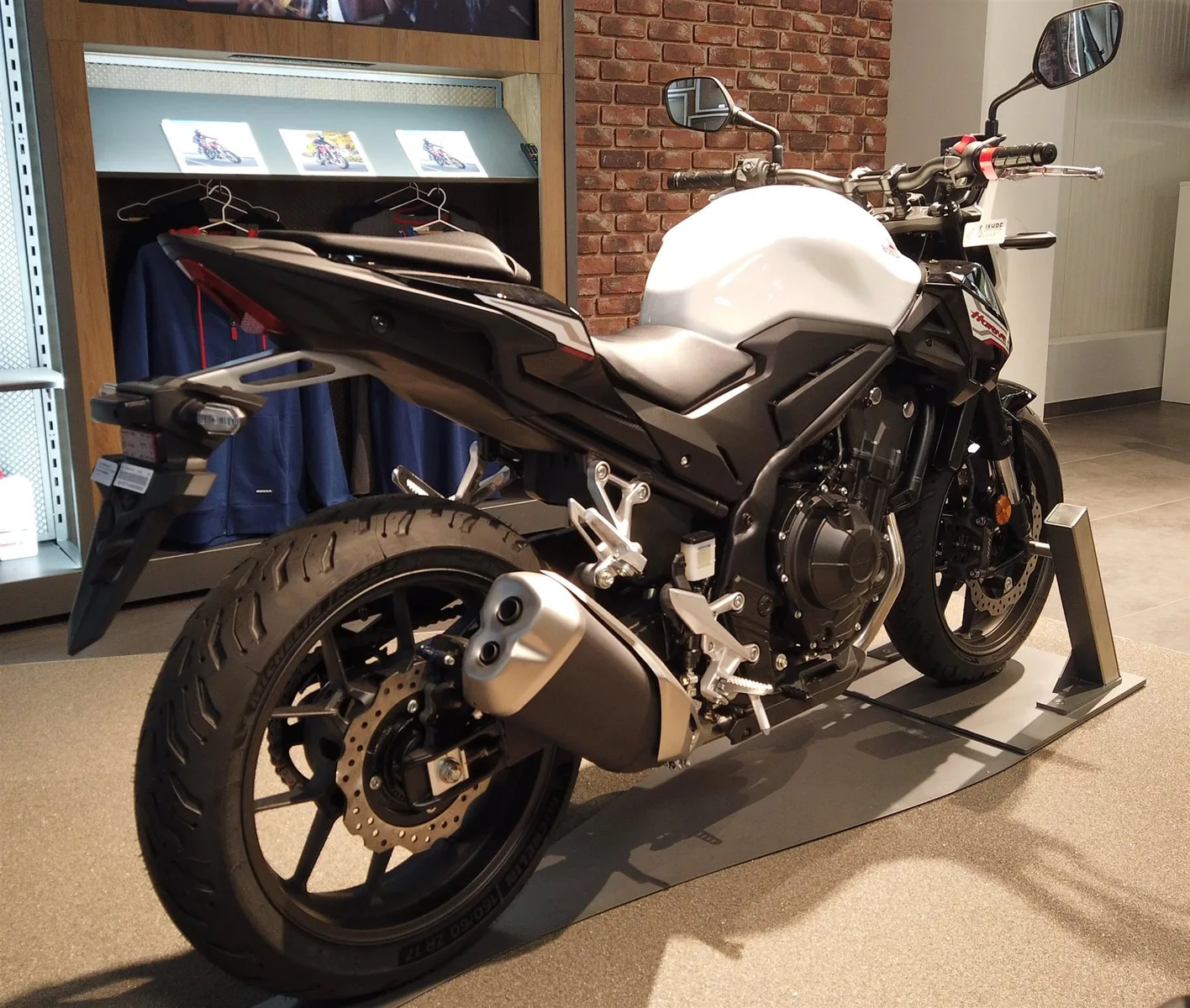 Honda CB500 Hornet 2025