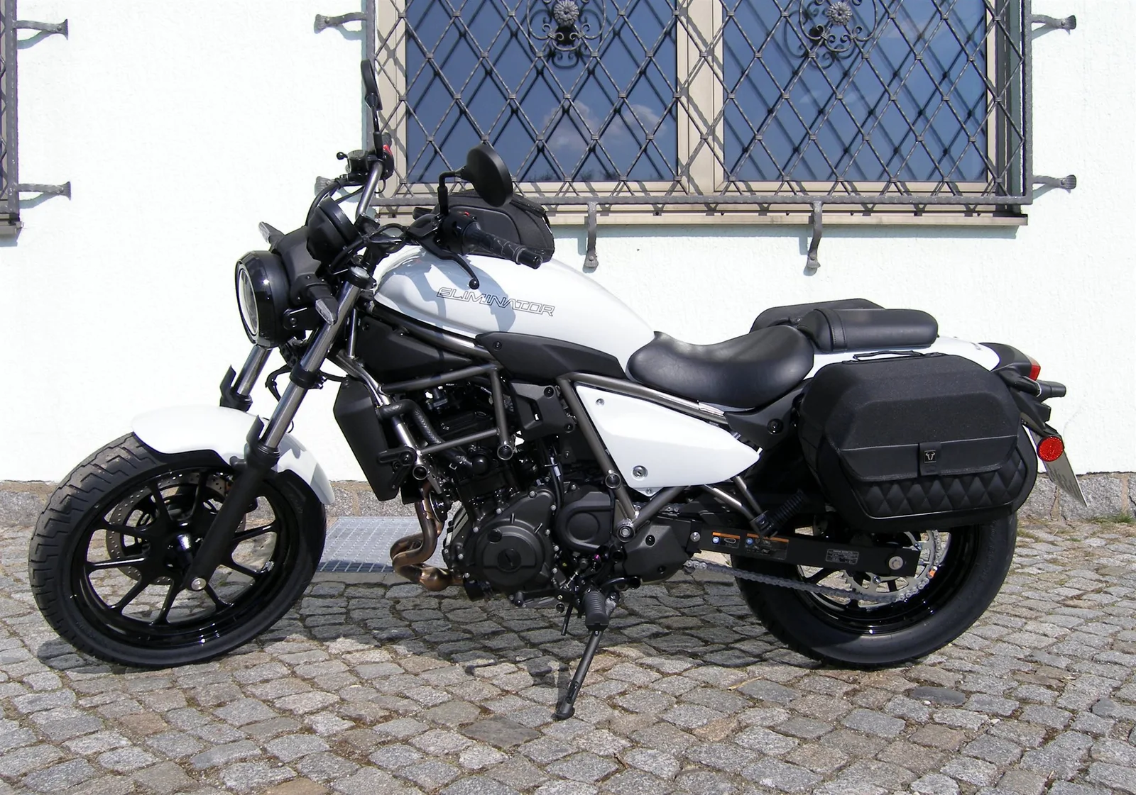 Kawasaki Eliminator 500 inkl. Satteltaschen und Tankrucksack