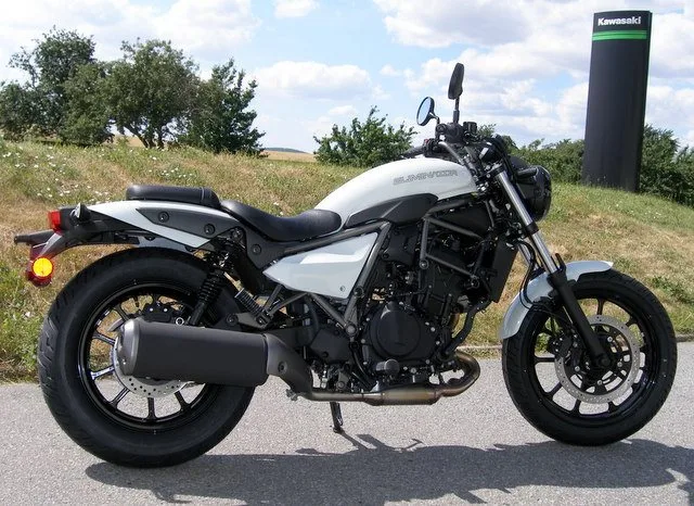 Kawasaki Eliminator 500 inkl. Satteltaschen und Tankrucksack