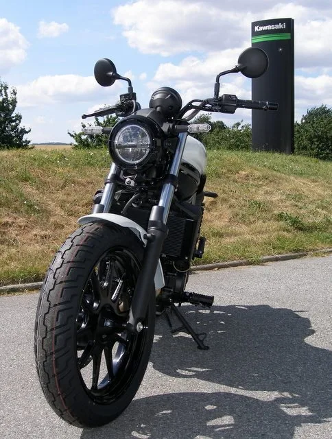 Kawasaki Eliminator 500 inkl. Satteltaschen und Tankrucksack