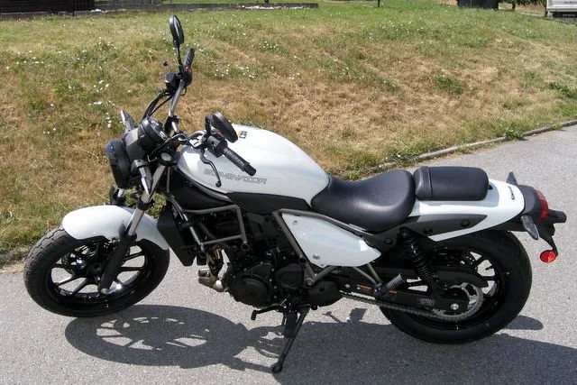 Kawasaki Eliminator 500 inkl. Satteltaschen und Tankrucksack