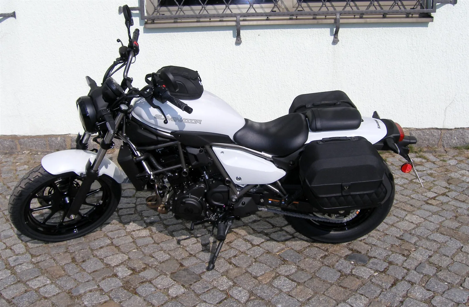 Kawasaki Eliminator 500 inkl. Satteltaschen und Tankrucksack