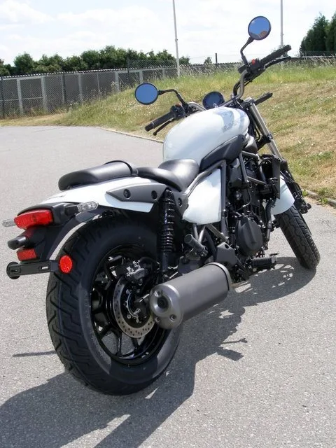 Kawasaki Eliminator 500 inkl. Satteltaschen und Tankrucksack