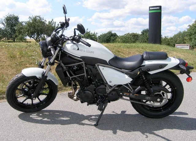Kawasaki Eliminator 500 inkl. Satteltaschen und Tankrucksack