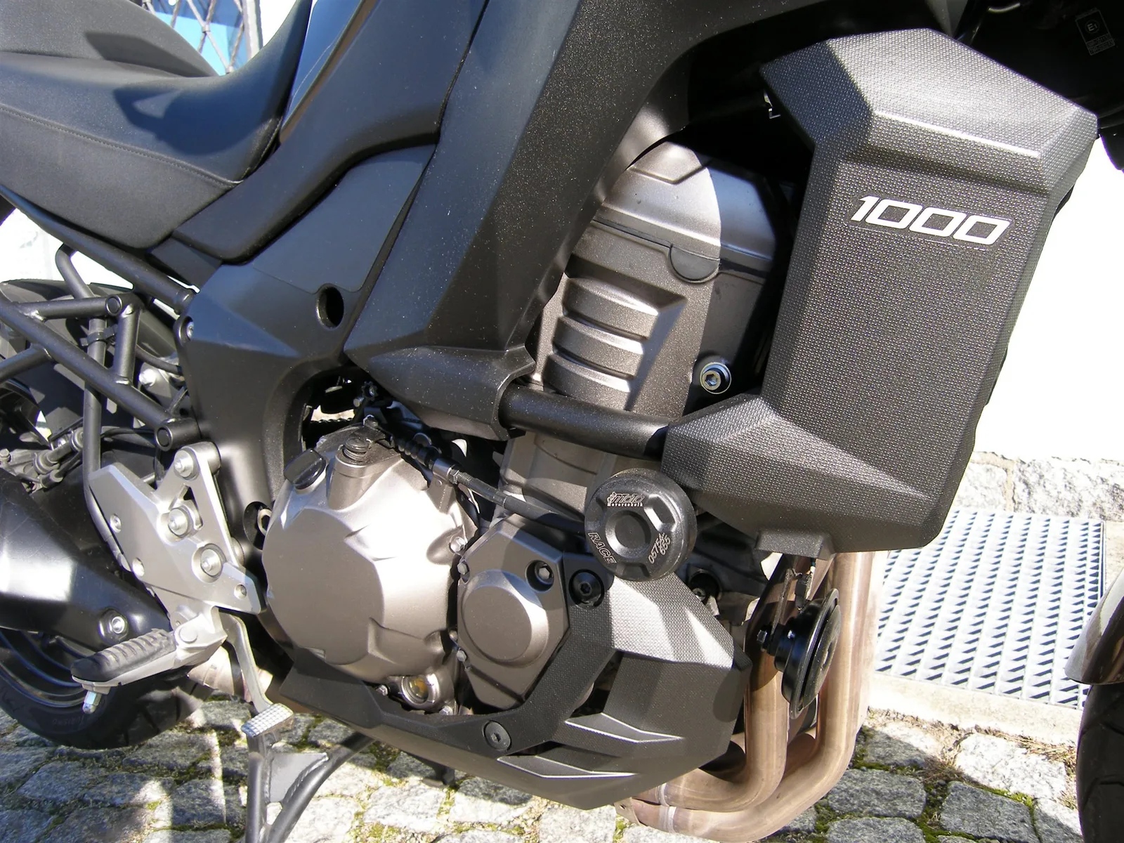 Kawasaki Versys 1000 mit viel Zubehör