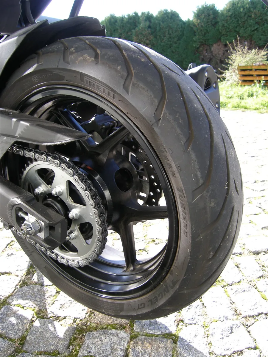 Kawasaki Versys 1000 mit viel Zubehör