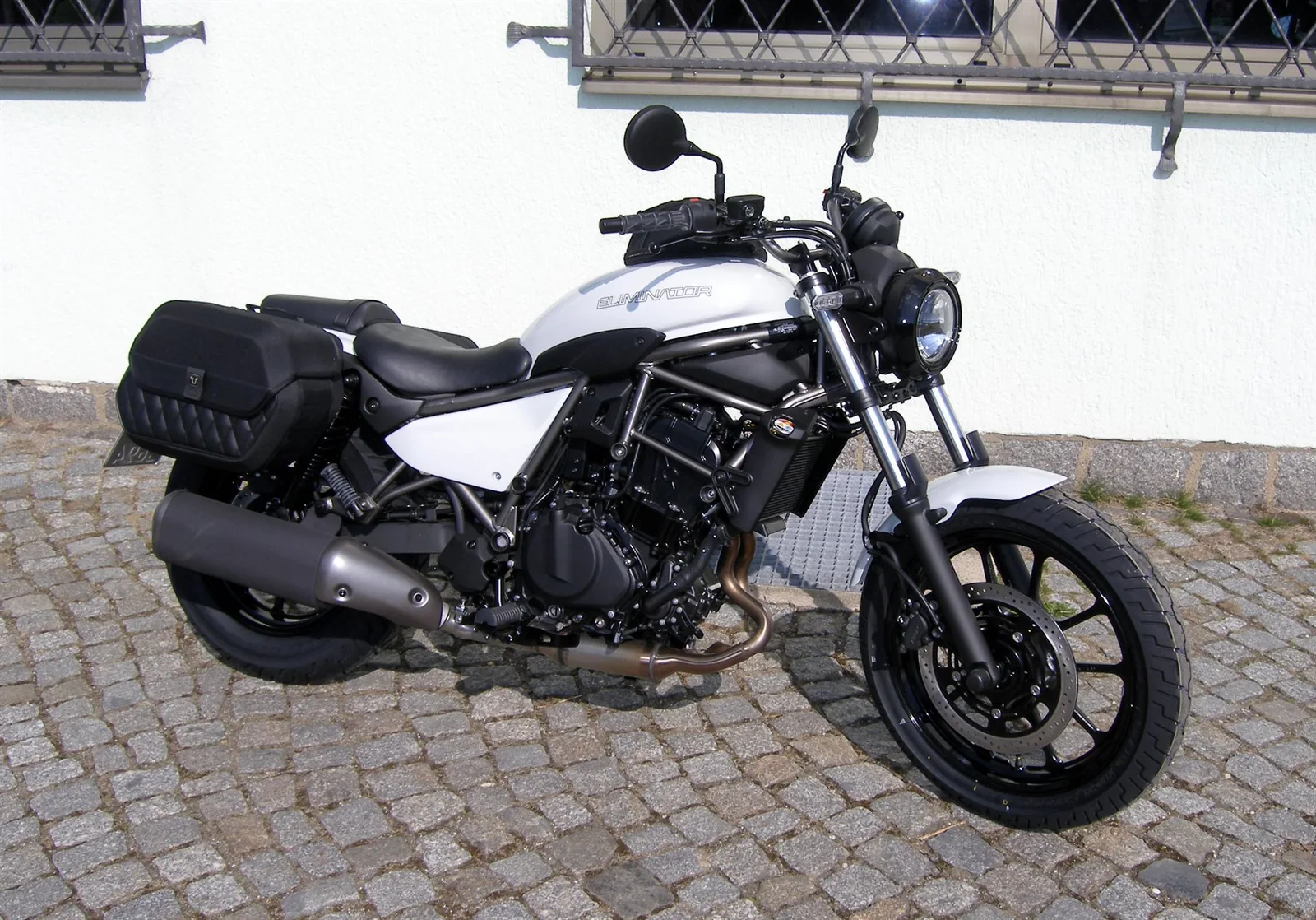 Kawasaki Eliminator 500 inkl. Satteltaschen und Tankrucksack