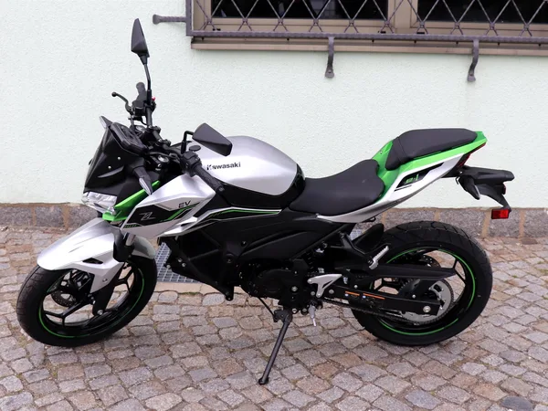 Kawasaki Z e-1