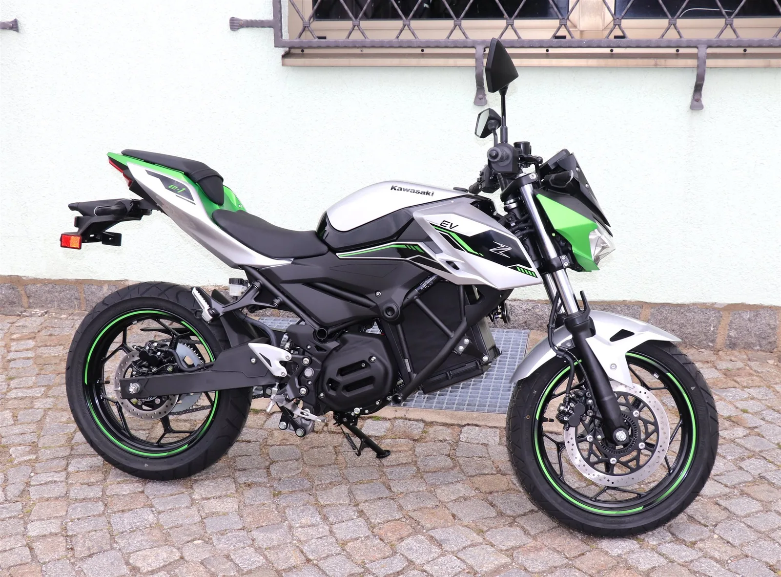 Kawasaki Z e-1