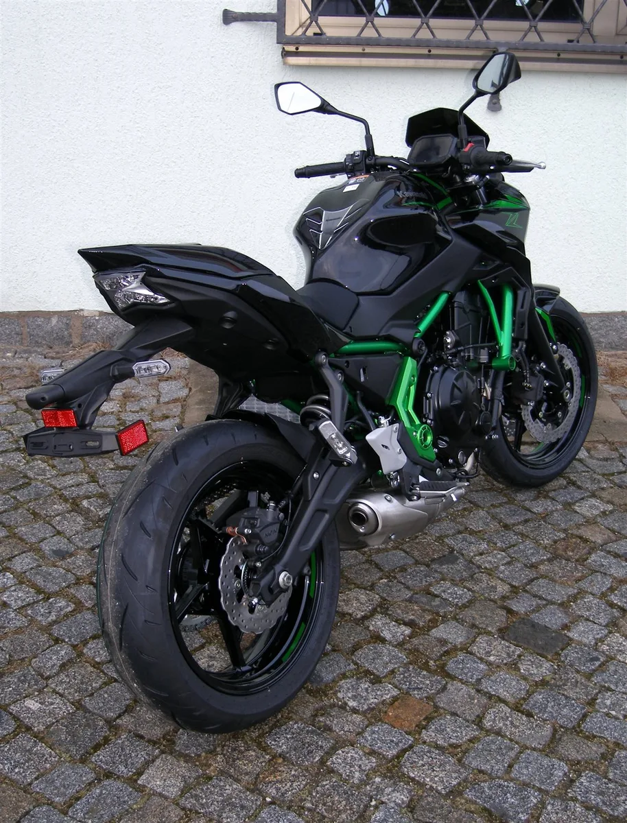 Kawasaki Z650 inkl. Sportpaket