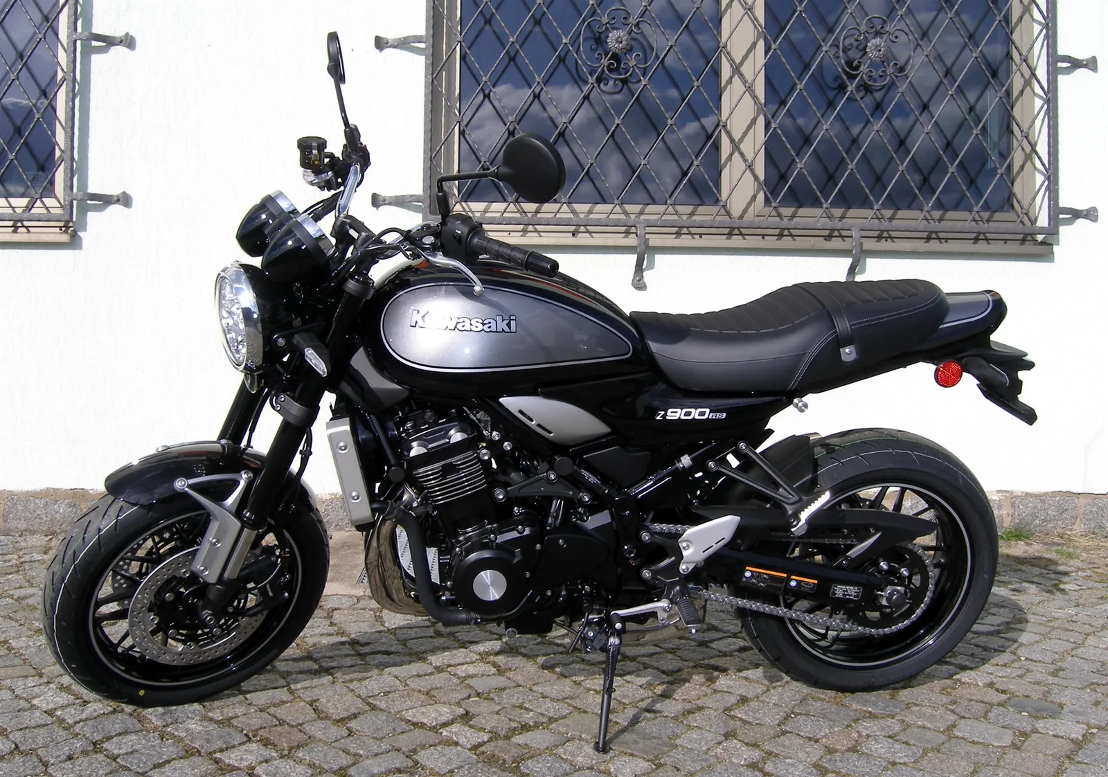Kawasaki Z900 RS 4 Jahre Werksgarantie